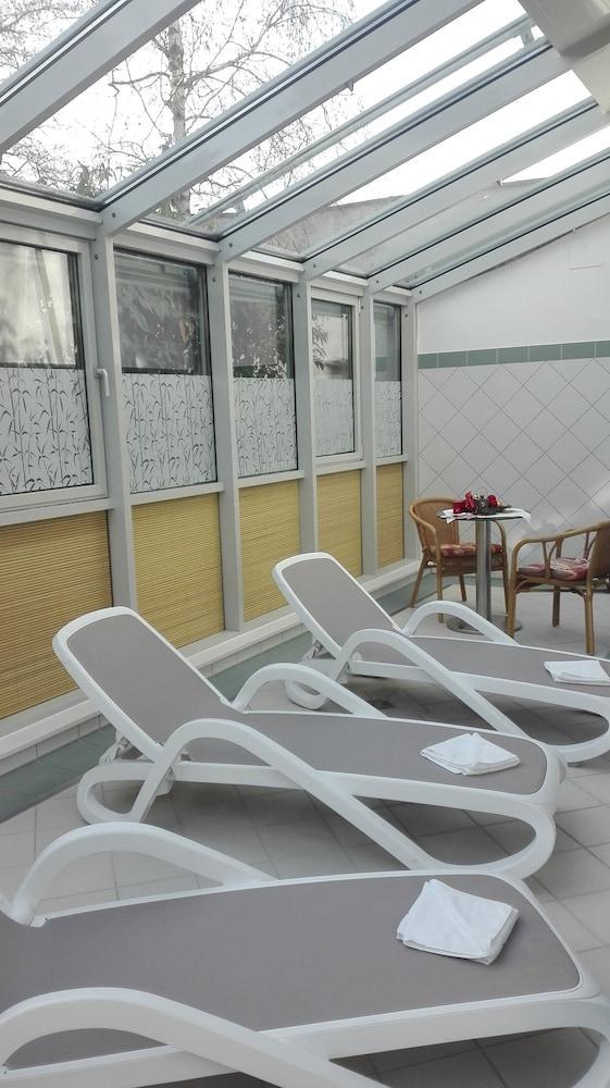 Hotel Schloss Schweinsburg Neukirchen-Pleiße Esterno foto