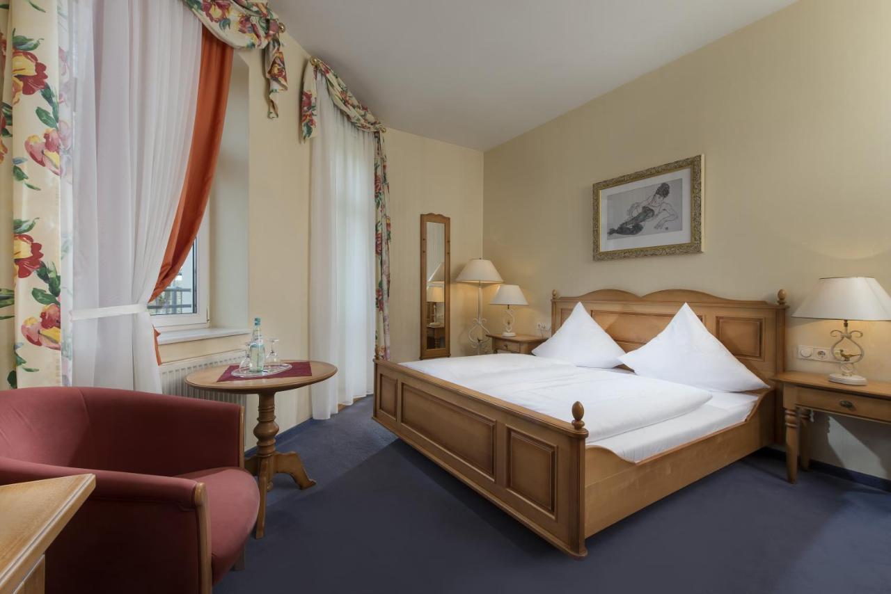 Hotel Schloss Schweinsburg Neukirchen-Pleiße Esterno foto